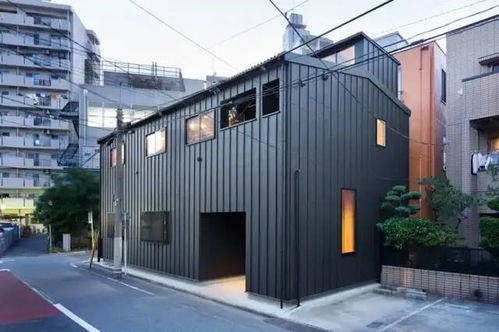 灑進日光的黑網天花 改造東京傳家制面廠